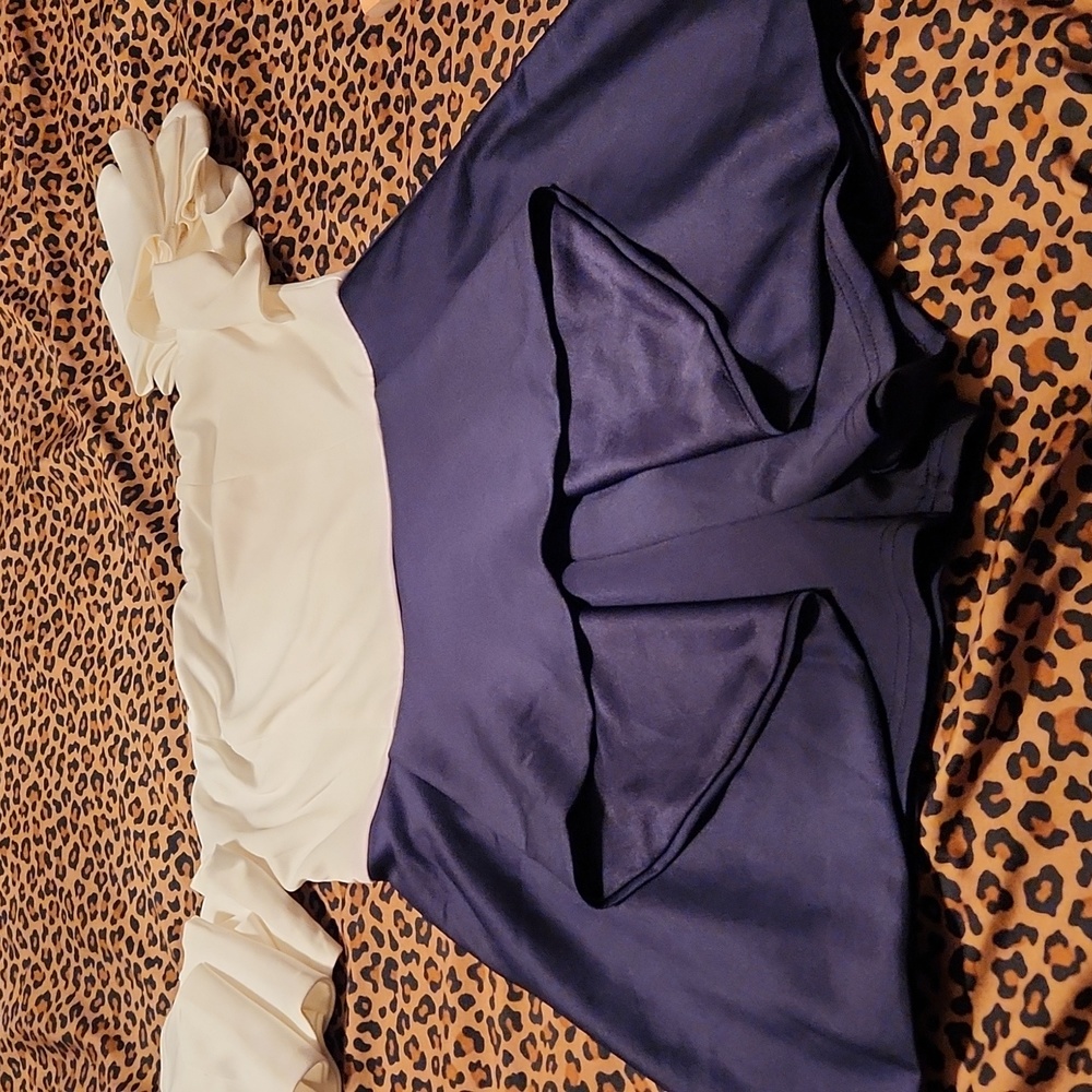 Cute skort romper with ruffled  sleeve size med